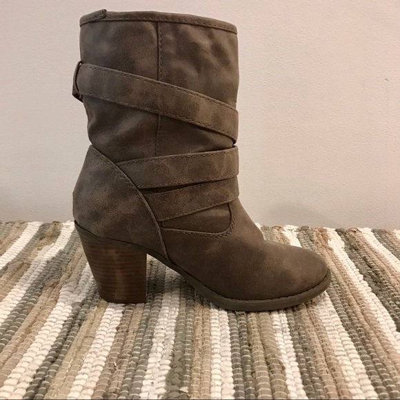 Taupe man made leather ankle fashion boots - Picture 8 of 8